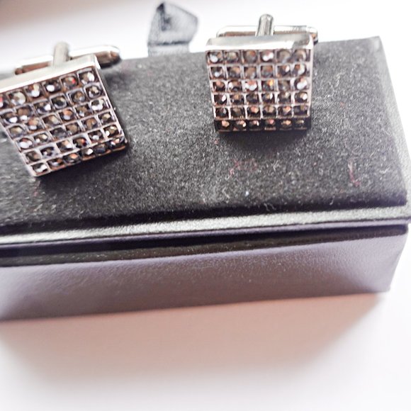 BRAND NEW CRYSTAL CUFFLINKS - Picture 1 of 2